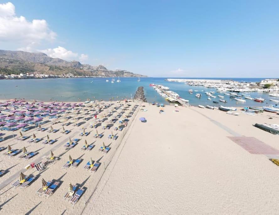 Kalaskiso' Giardini Naxos Luaran gambar