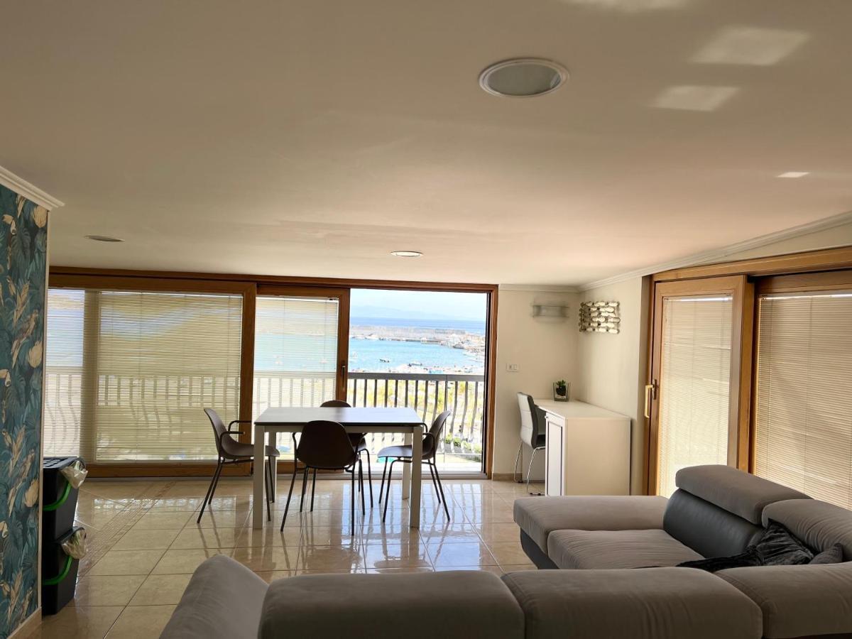 Kalaskiso' Giardini Naxos Luaran gambar