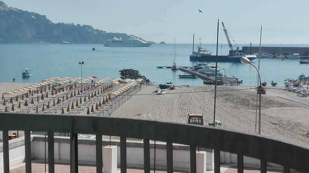 Kalaskiso' Giardini Naxos Luaran gambar