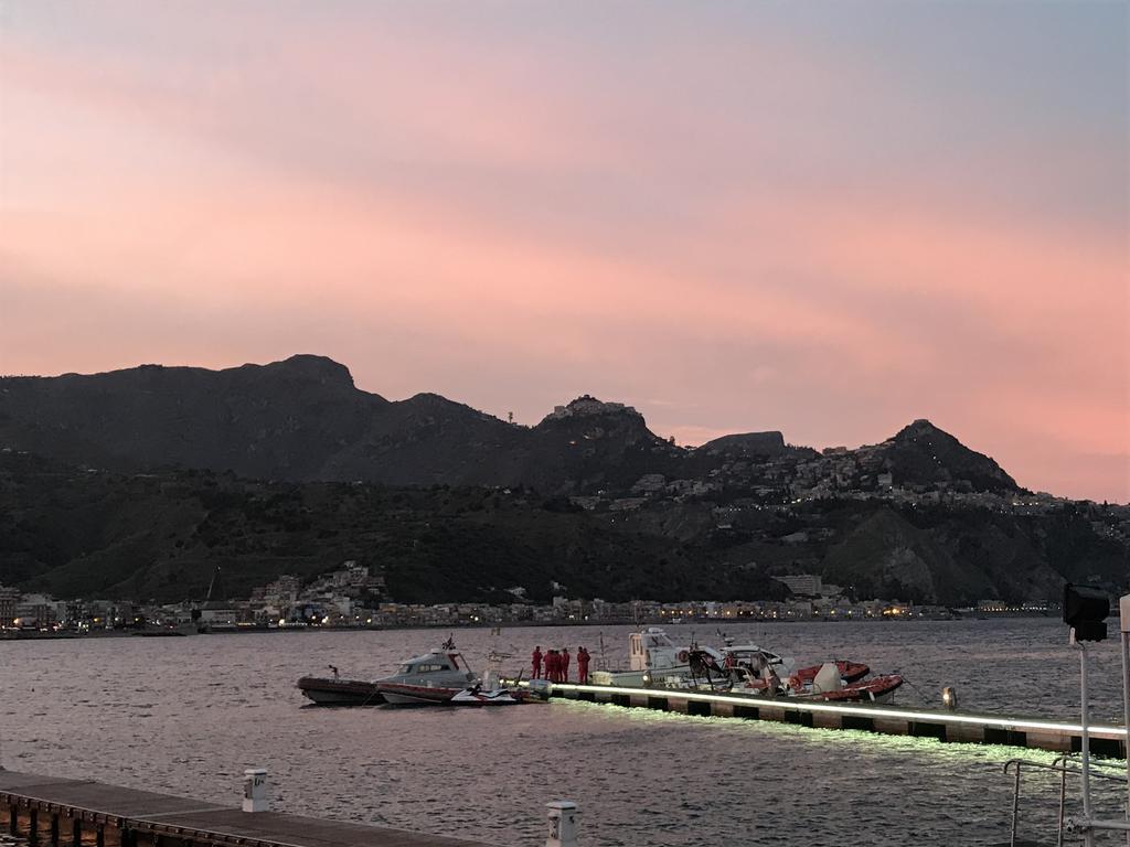 Kalaskiso' Giardini Naxos Luaran gambar