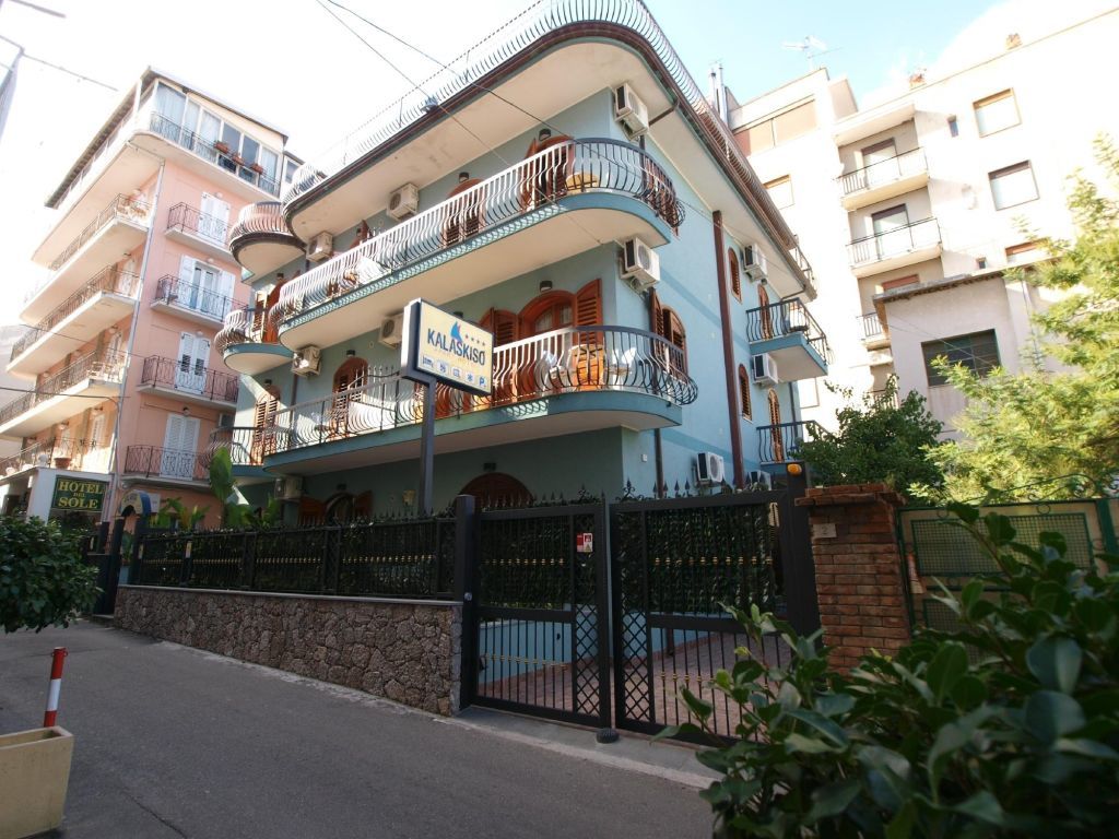 Kalaskiso' Giardini Naxos Luaran gambar